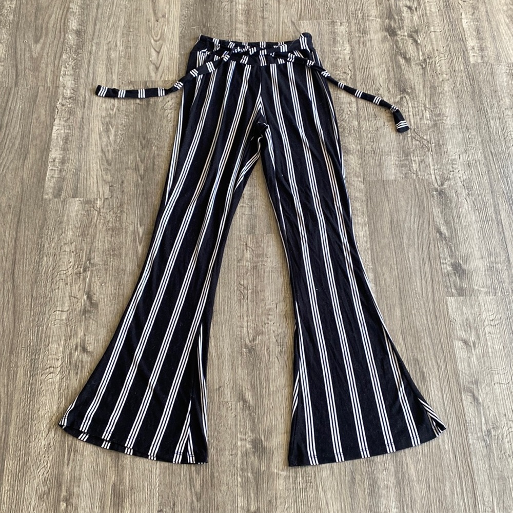 EUC 🌻 Black & White Flared Festival Pants